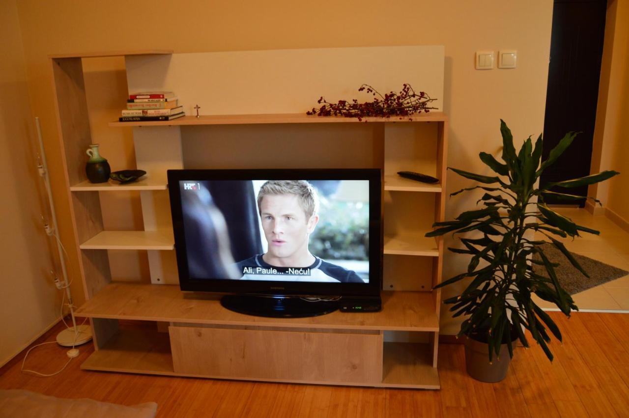 Apartman Mile Apartment ซูโบติกา ภายนอก รูปภาพ